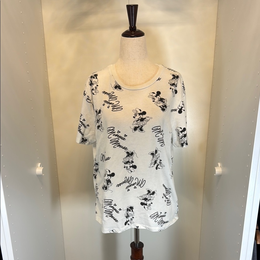 Disney Minnie Mouse Graphic Women's Top